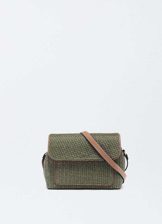 Bolso bandolera en color verde de Parfois (23,99 euros). 