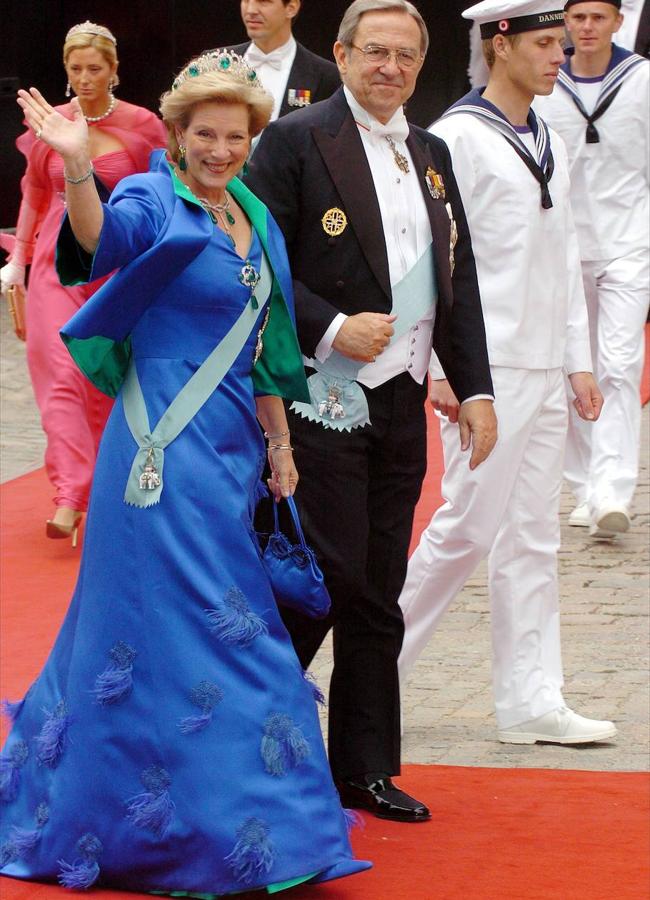 La reina Ana María con la tiara griega con aderezo de esmeraldas. Foto: Gtres 