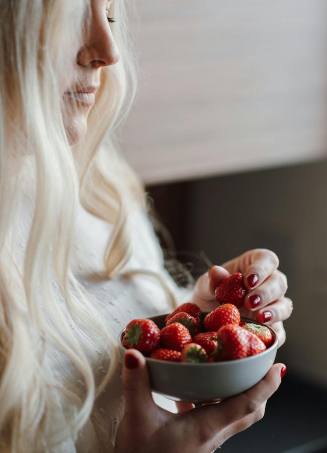 Las fresas son una de las frutas con más vitamina C. / Foto de Anete Lusina en Pexels. 