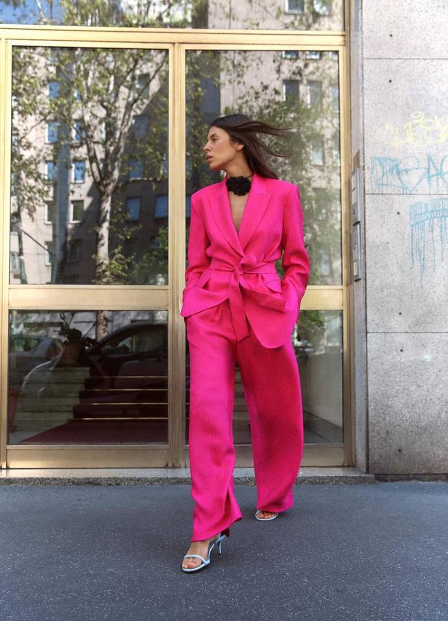 Traje color rosa de Zara