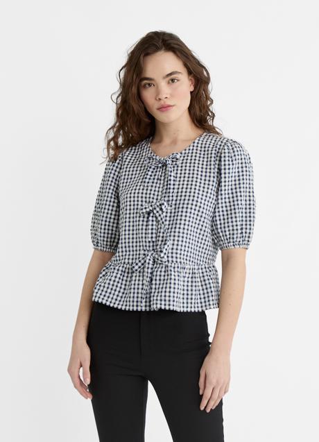 Blusa estampada de Stradivarius (19,99 euros)