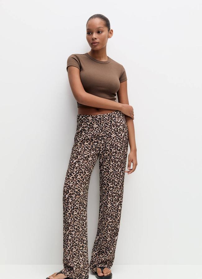 Pantalones cómodos fluidos en estampado de leopardo