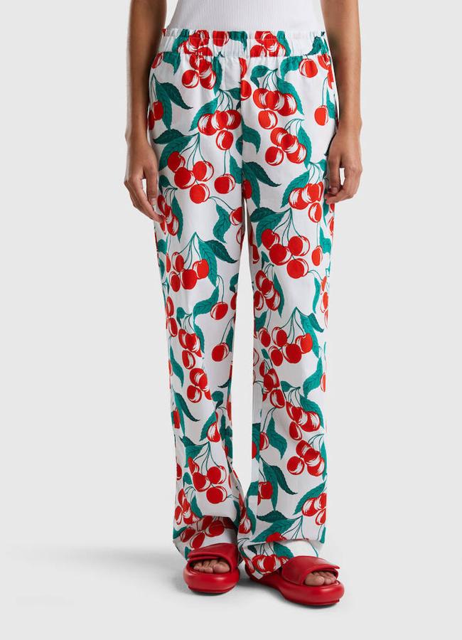 Pantalones wide leg con estampado de cerezas