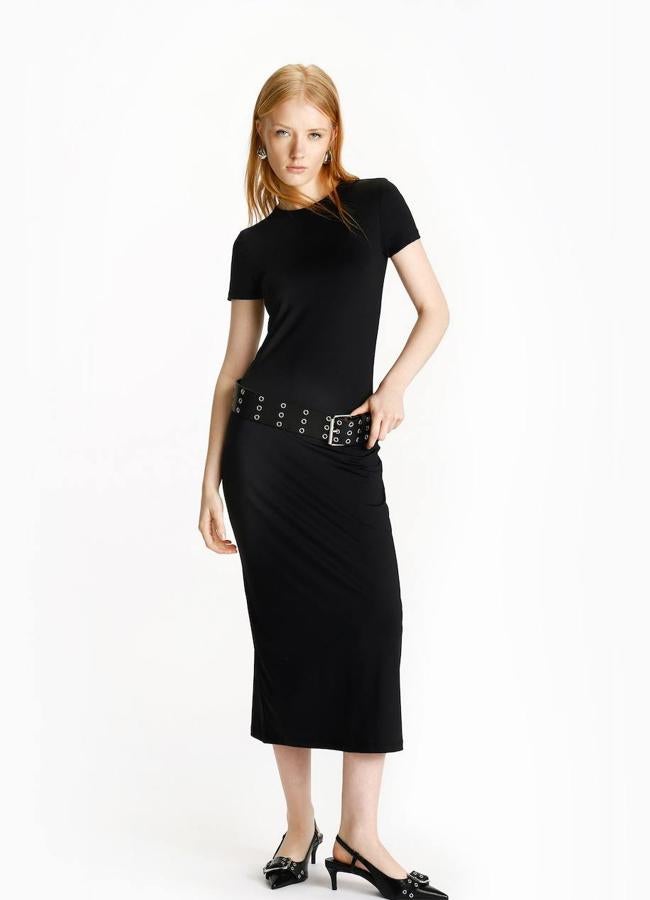 Vestido midi negro en tejido elástico