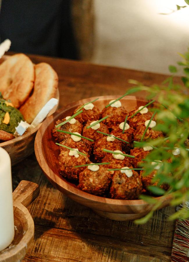 Las croquetas de carrillera con salsa de kharcho que podemos encontrar en la carta de Persimmon's. /DR