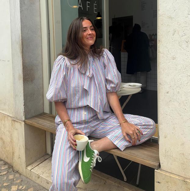 La influencer Ale Segura con las zapatillas Nike.