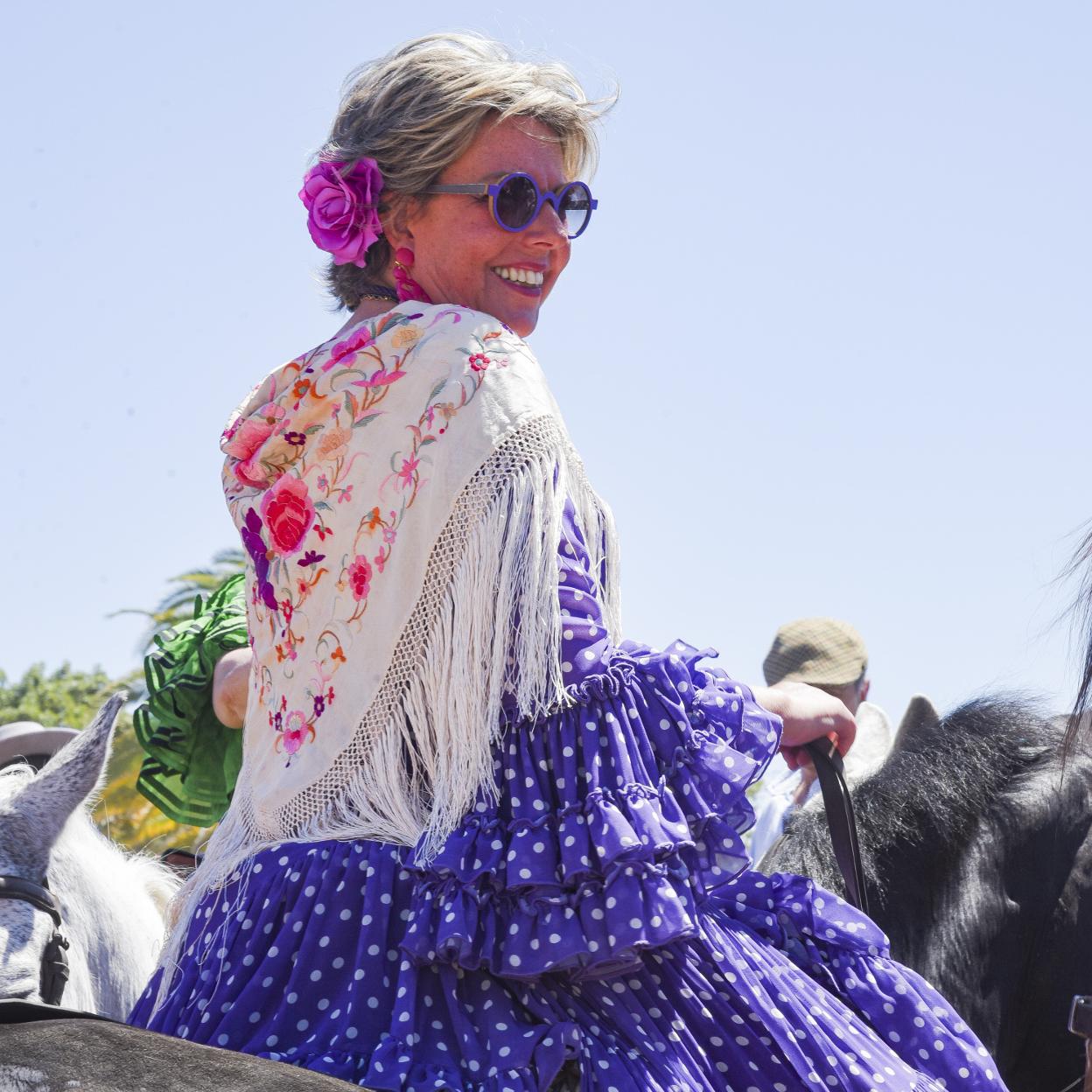 Simoneta Gómez-Acebo, disfrutando de la romería en El Rocio. /gtres