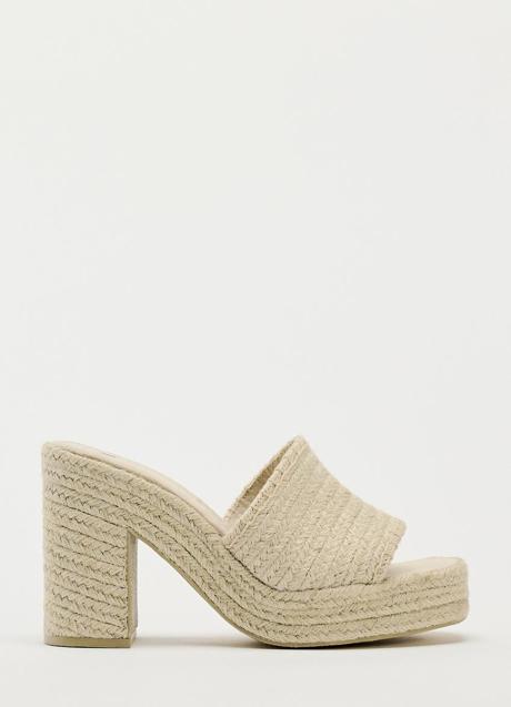 Sandalias de esparto de Zara (35,99 euros)