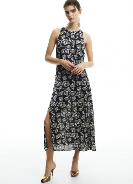 Vestido con estampado de flores de Sfera (25,99 euros)