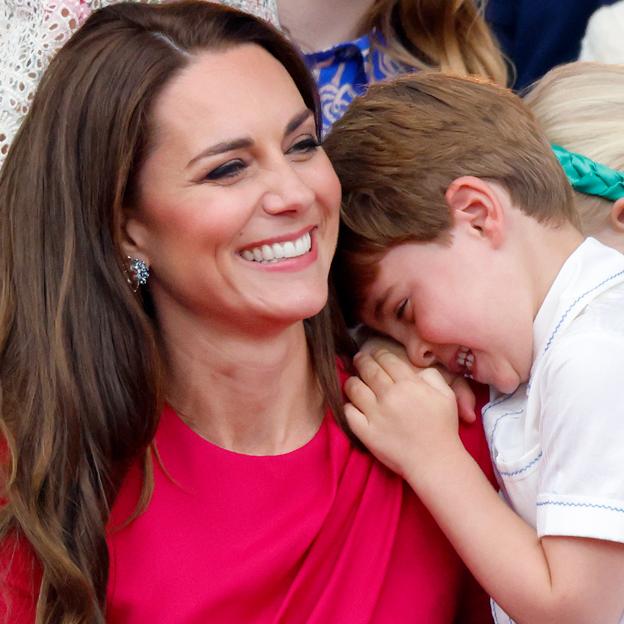 Kate Middleton en una foto con su hijo.