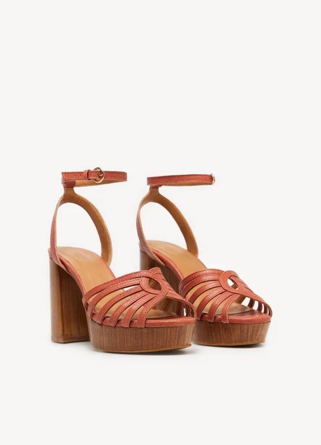 Sandalias con plataforma de madera con tiras