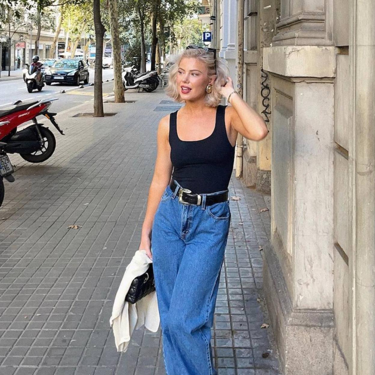 Influencer con tank top para verano/@LAURAJADESTONE