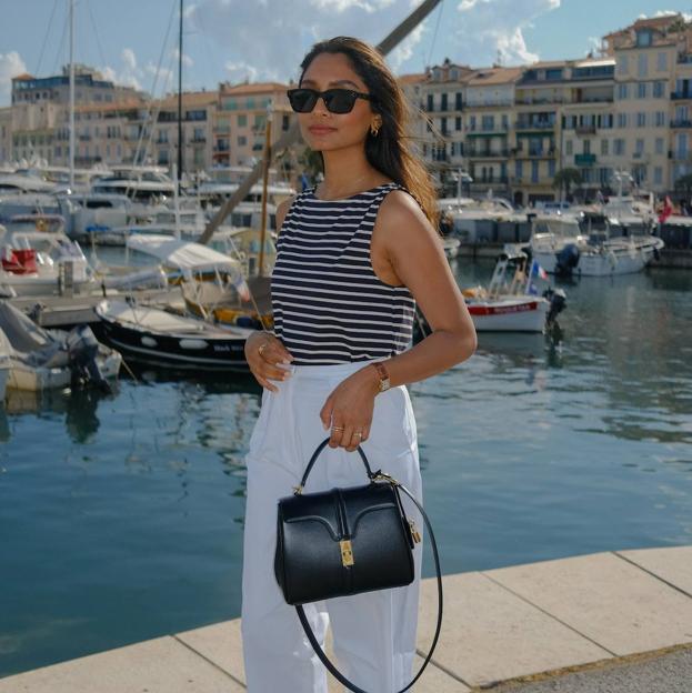 Influencer con looks de básicos de verano eleagantes