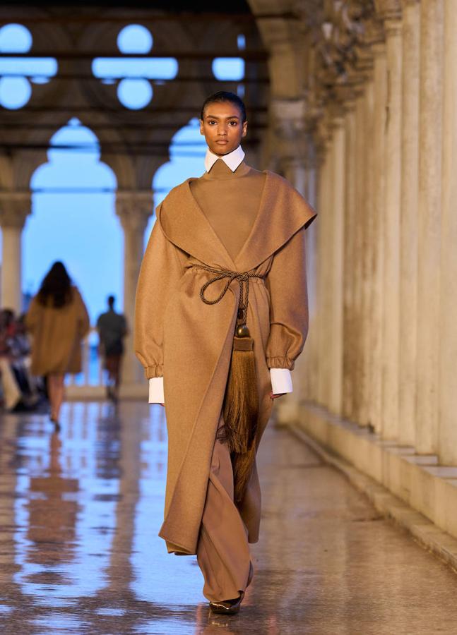 Desfile de la colección resort de Max Mara en el Palazzo Ducale de Venecia. Foto: Cortesía.