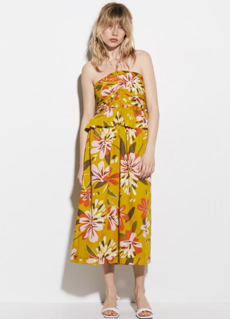 Vestido estampado con flores de Sfera (35,99 euros)