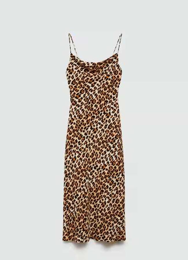 Vestido largo de leopardo de Mango (29,99€)