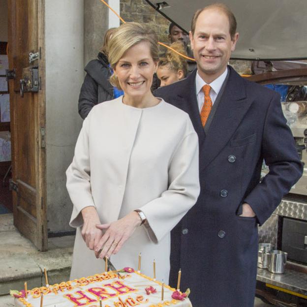 Sophie, duquesa de Edimburgo celebrando su 50 cumpleaños junto a su marido. 