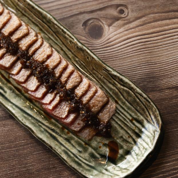 El toro soasado de Robata, uno de los mejores platos de su menú degustación.