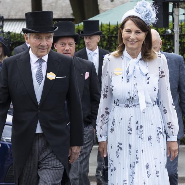 Michael y Carole Middleton, padres de la princesa de Gales en Ascot. 