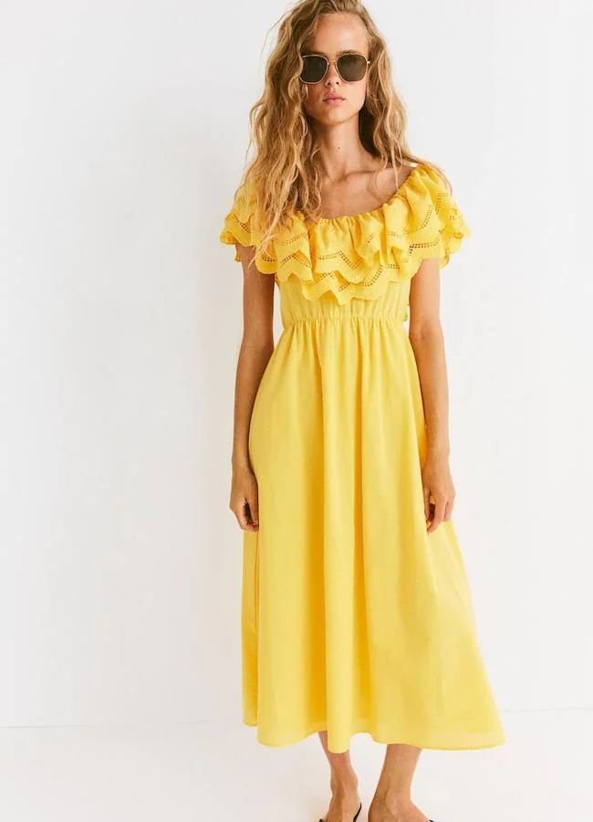 Vestido bordado color amarillo