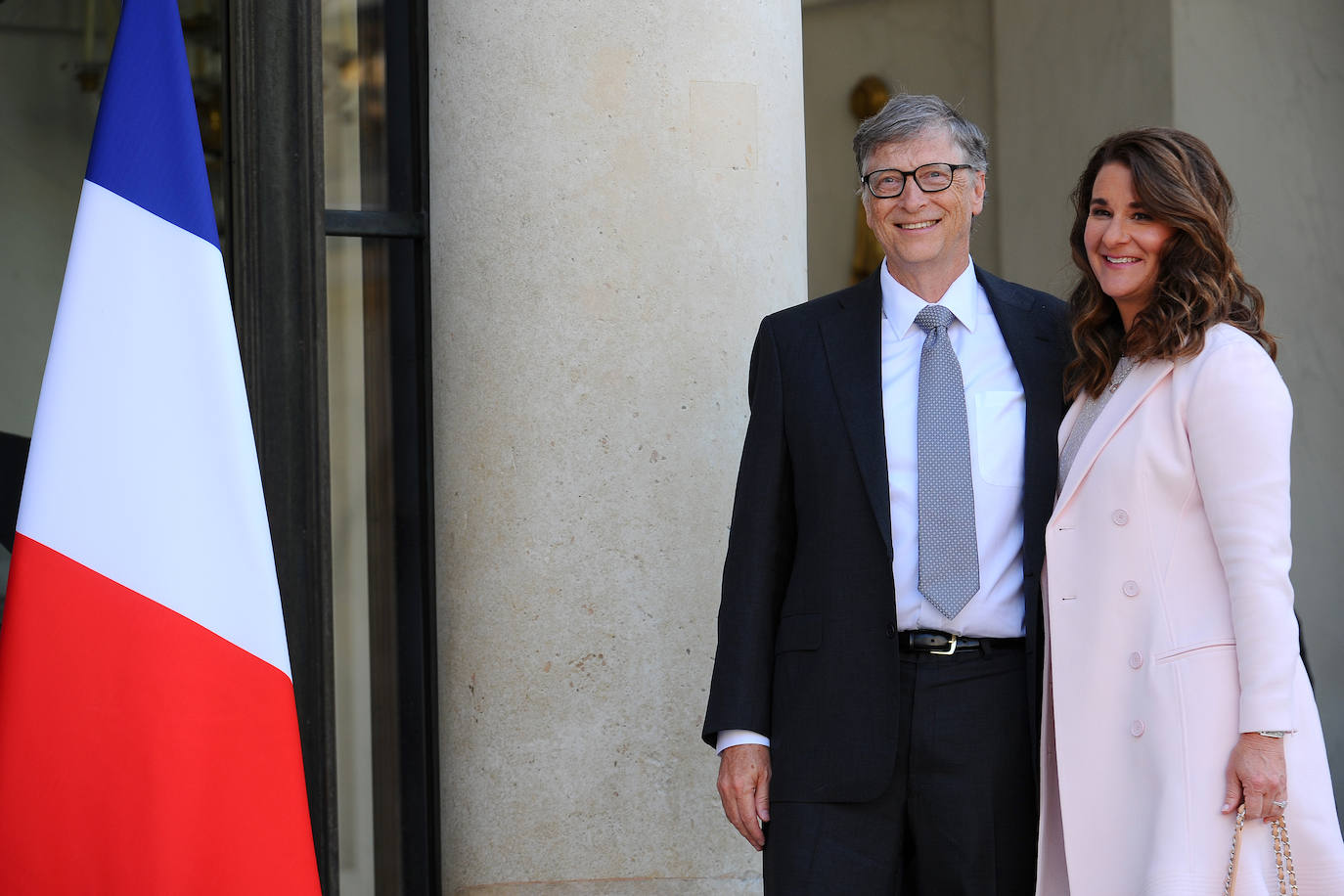 La filántropa junto a su ex marido, Bill Gates, en una visita al Elíseo en 2017.