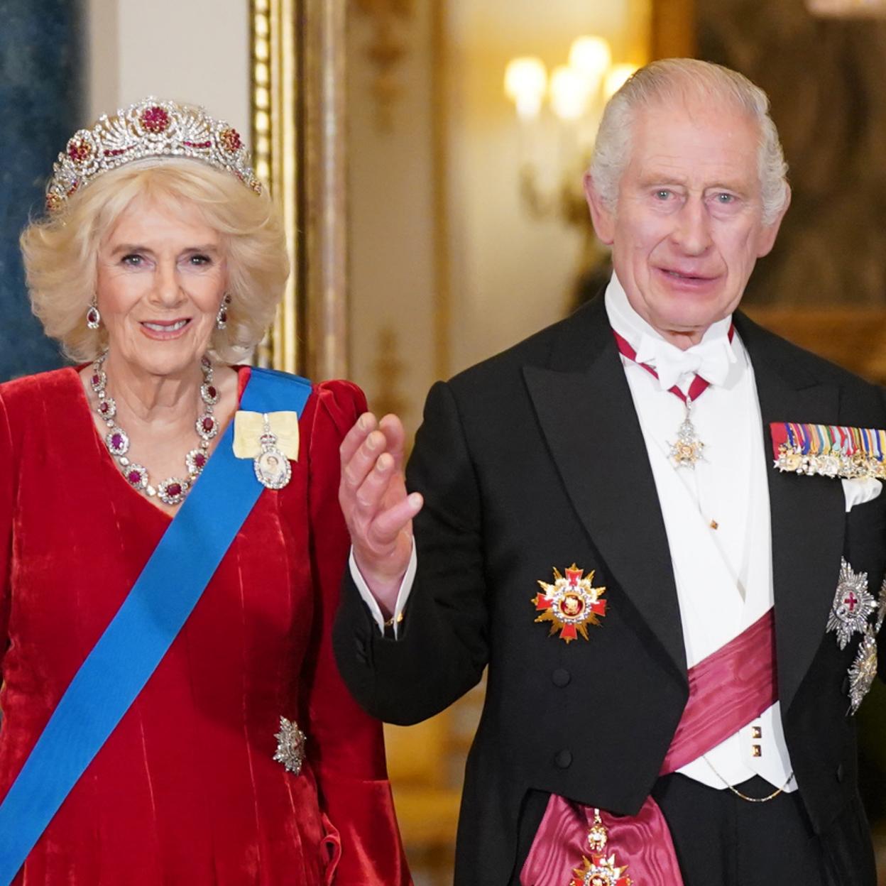 El rey Carlos y la reina Camilla, en una imagen de su encuentro con los emperadores Naruhito y Masako de Japón. /gtres