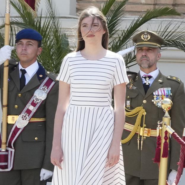 La infanta Sofía repite el vestido de verano más original en Zaragoza