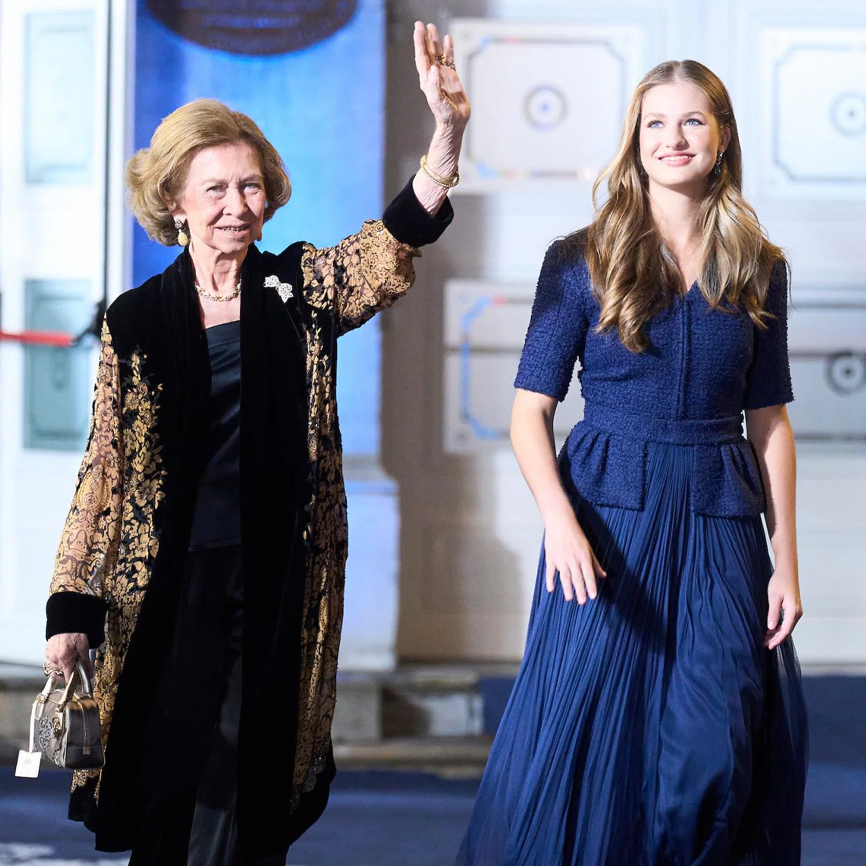 La reina emérita Sofía y la princesa Leonor, en la ceremonia de entrega de los Premios Princesa de Asturias en Oviedo, el pasado octubre./LIMITED PICTURES