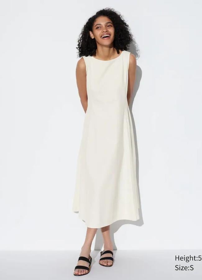 Vestido blanco de Uniqlo, 29,90 euros.