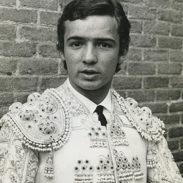 José Mari Manzanares fotografiado antes de torear en la Feria de San Isidro de Madrid, en mayo de 1973. 