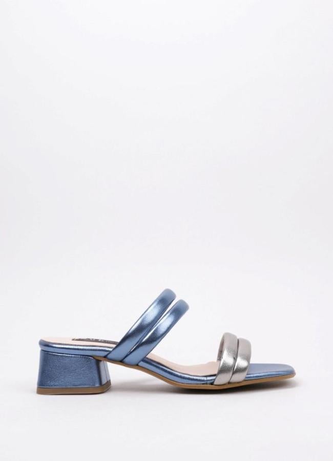 Mules azules metalizados de Krack Armony, 27,95 euros.