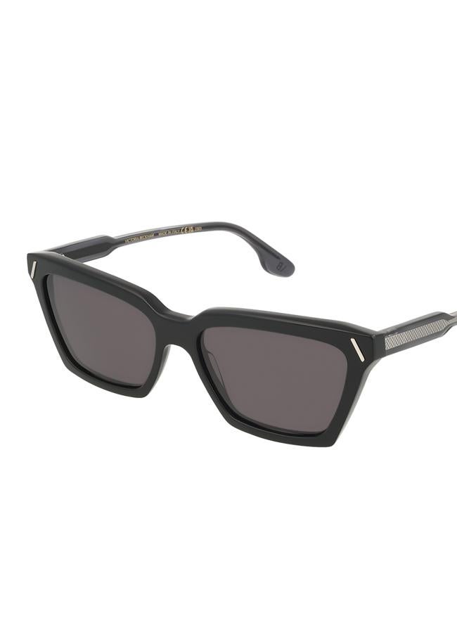 Gafas de sol negras de Victoria Beckham.