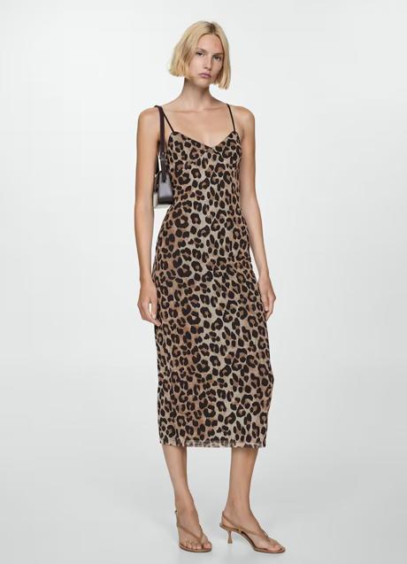 Vestido con estampado de leopardo de Mango (29,99 euros)