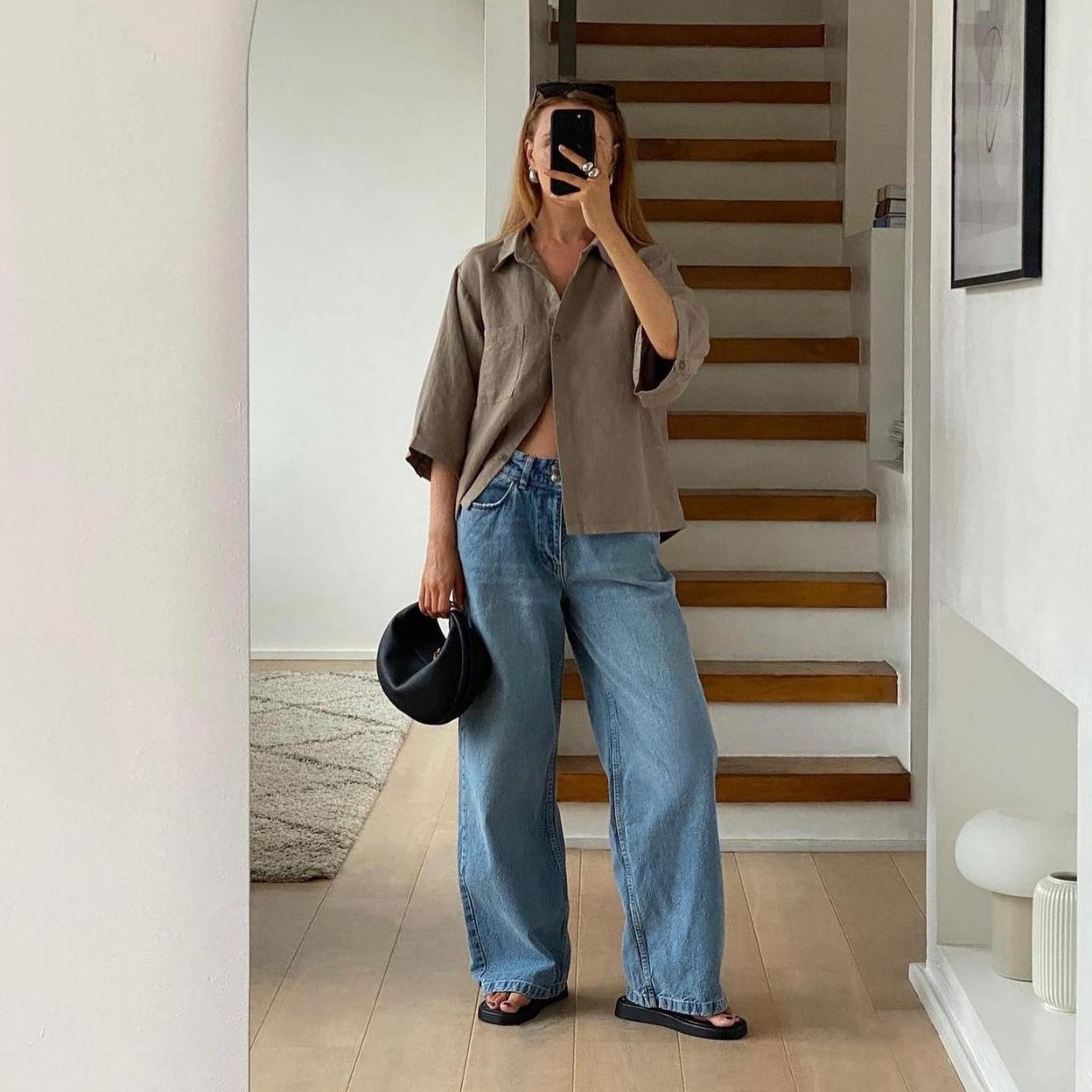 Influencer con look básico/@orlaithmelia_