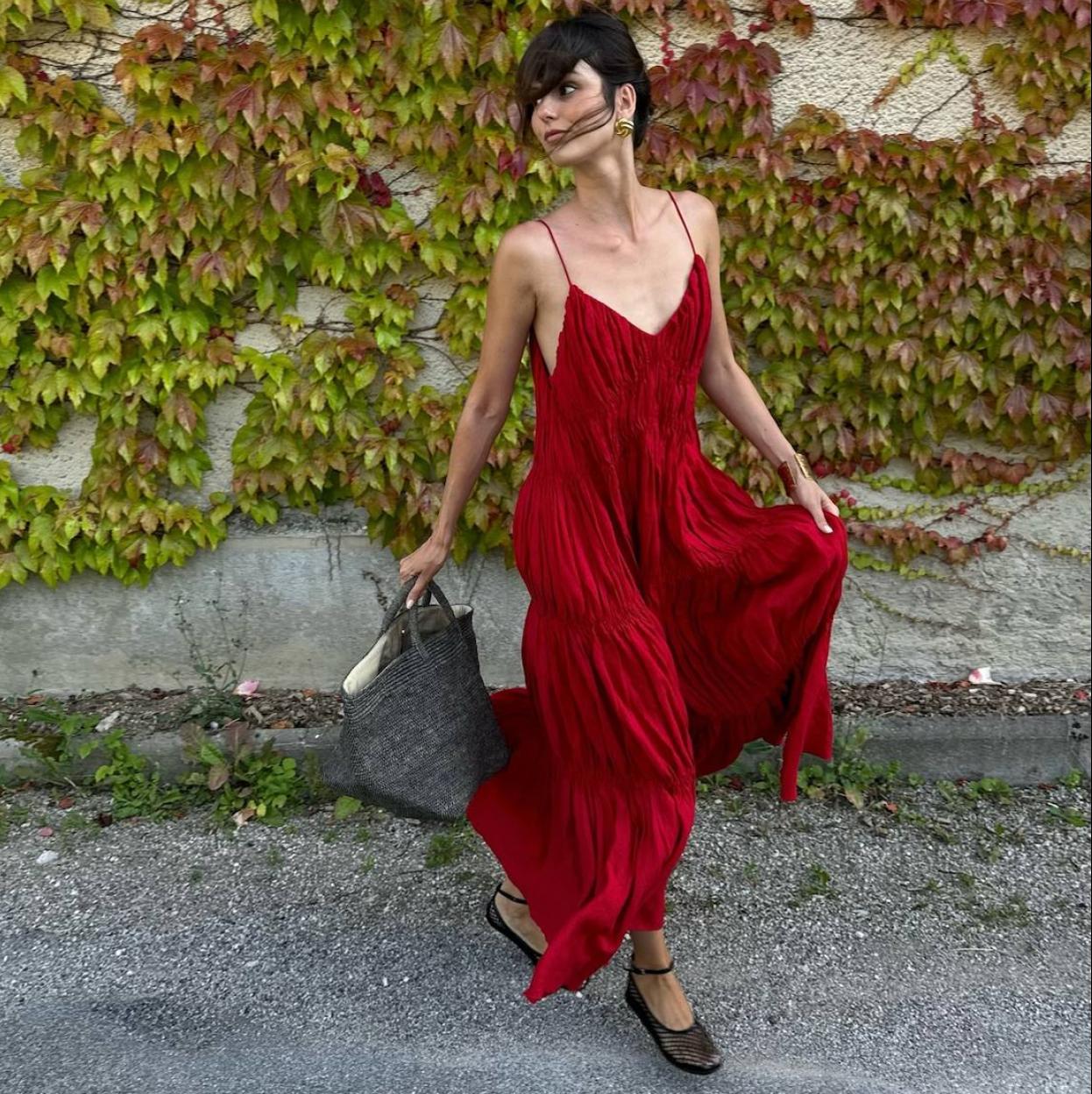 Influencer con vestido largo de Massimo Dutti/@JUSTINESORANZO