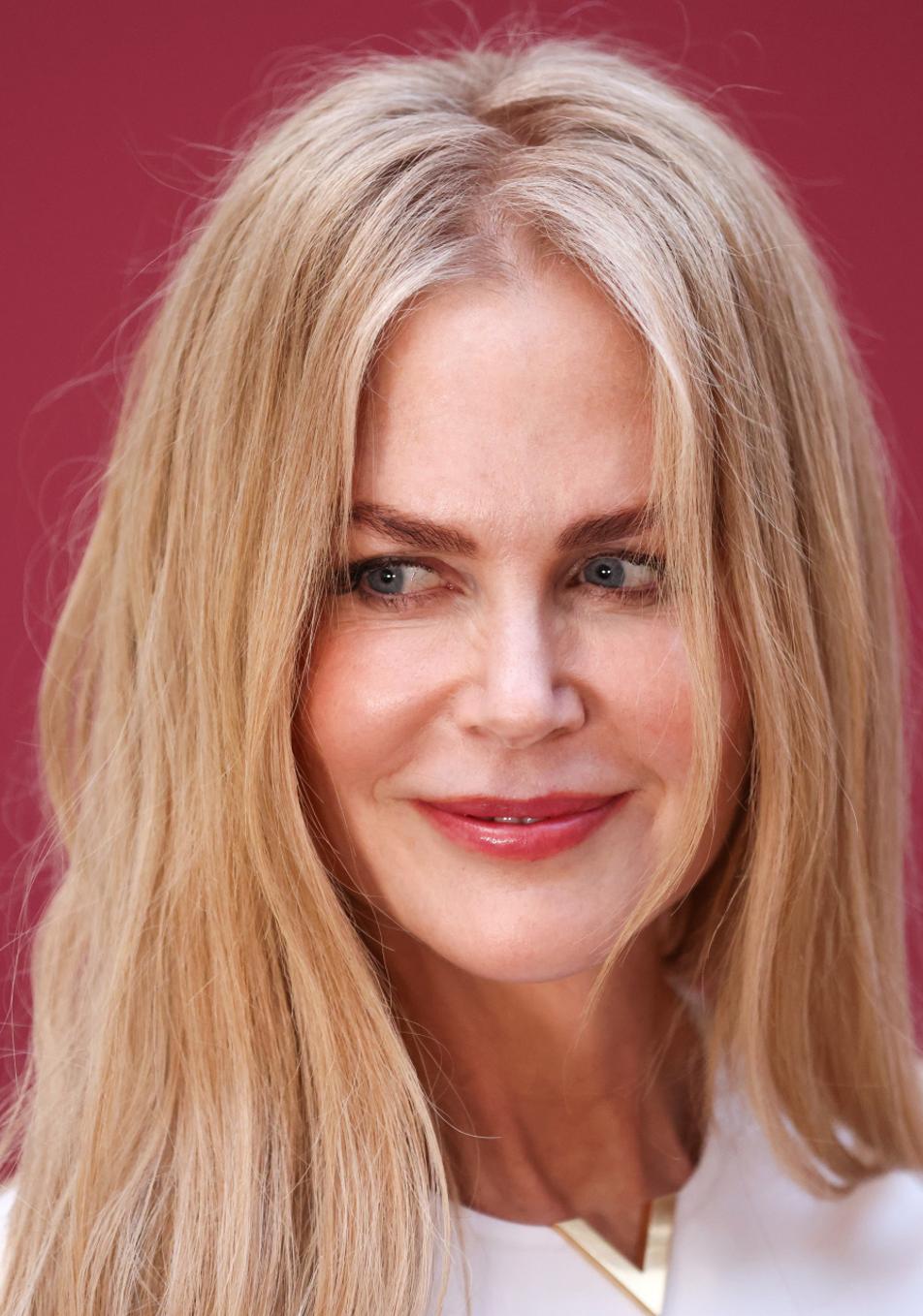 El truco fácil de Nicole Kidman para dar volumen al pelo fino a partir de los 50