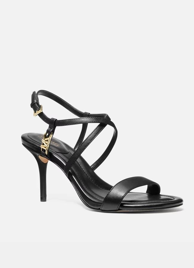 Sandalias de tacón en negro de Michael Kors.