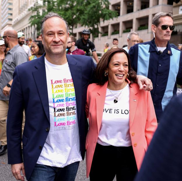 Doug Emhoff, marido de Kamala Harris: un primer matrimonio que terminó por un affaire con la niñera y la cita a ciegas que puede llevarle a la Casa Blanca