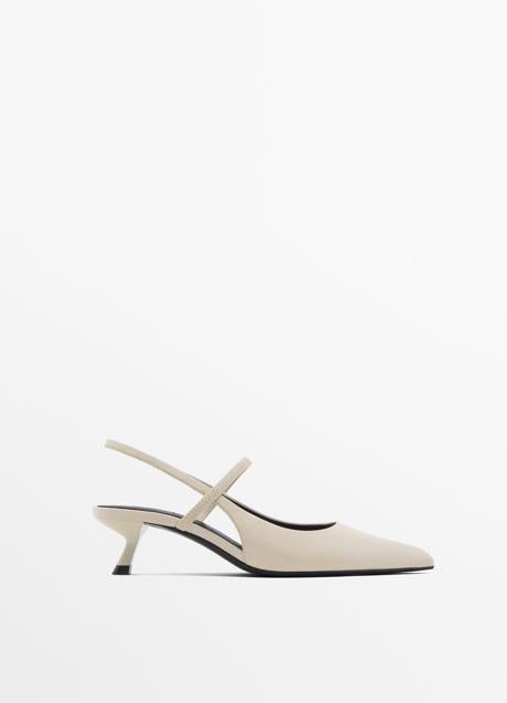 Zapatos blancos de Massimo Dutti (89,99 euros)