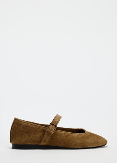 Zapatos planos de Zara (29,99 euros)