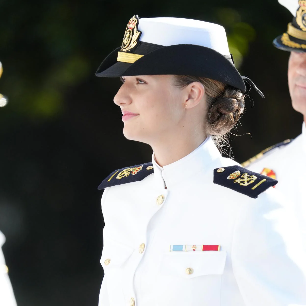 Leonor, a su llegada a la Escuela Naval de Marín, con su nuevo uniforme. 