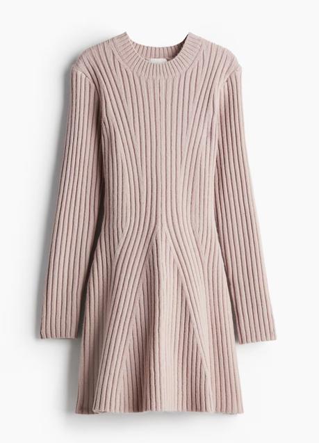 Vestido corto de H&M (39,99 euros)