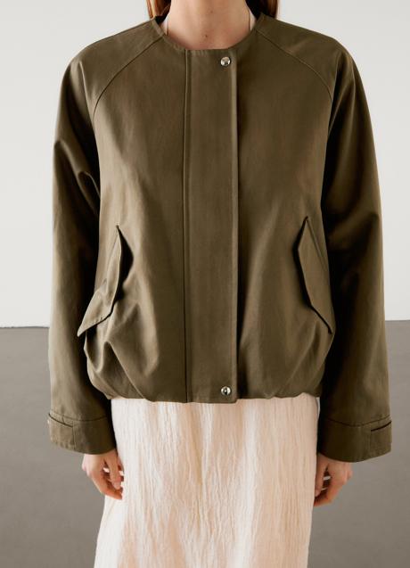 Chaqueta corta de Massimo Dutti (99,95 euros)