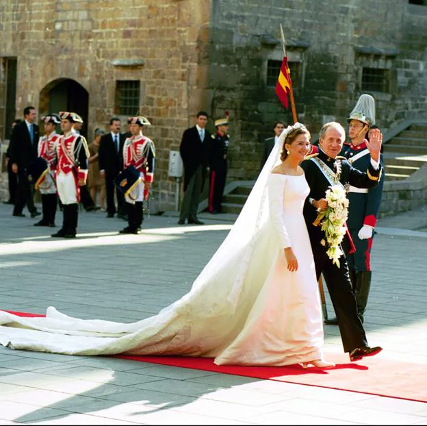 La infanta Cristina y su padre, don Juan Carlos I, el día de su boda con Iñaki Urdangarin. 