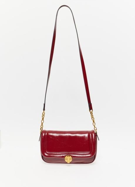 Bolso rojo de Sfera (16,95 euros)