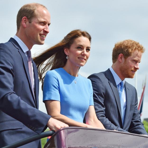 Guillermo y Kate, junto al príncipe Harry cuando las cosas aún iban bien.