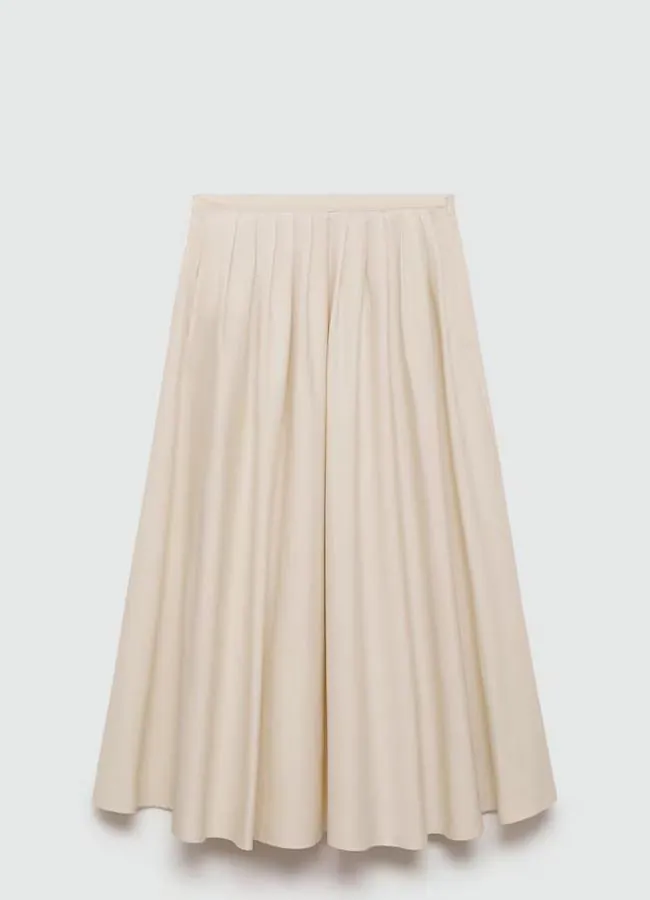 Falda midi de tablas beige de Mango, 39,99 euros.