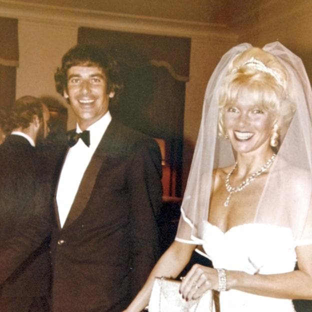 Luis Ortiz y Gunilla von Bismarck el día de su boda en 1978. 