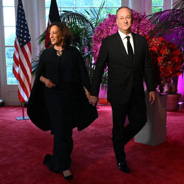 Harris, junto a su marido, Doug Emhoff, durante un evento celebrado en mayo en la Casa Blanca. 