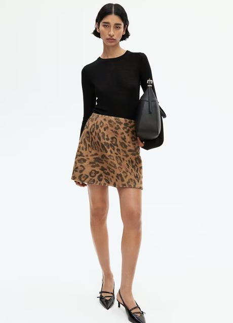 Falda con estampado de leopardo de H&M (19,99 euros)